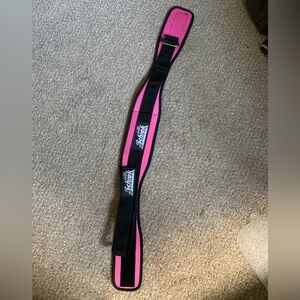 ALMOST BRAND NEW!! Women’s Pink Schiek Model 2004, Size Medium Powerlifting Belt